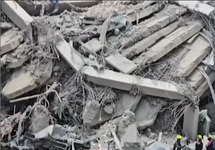 Colunn with 5 floors rebar exposed.png